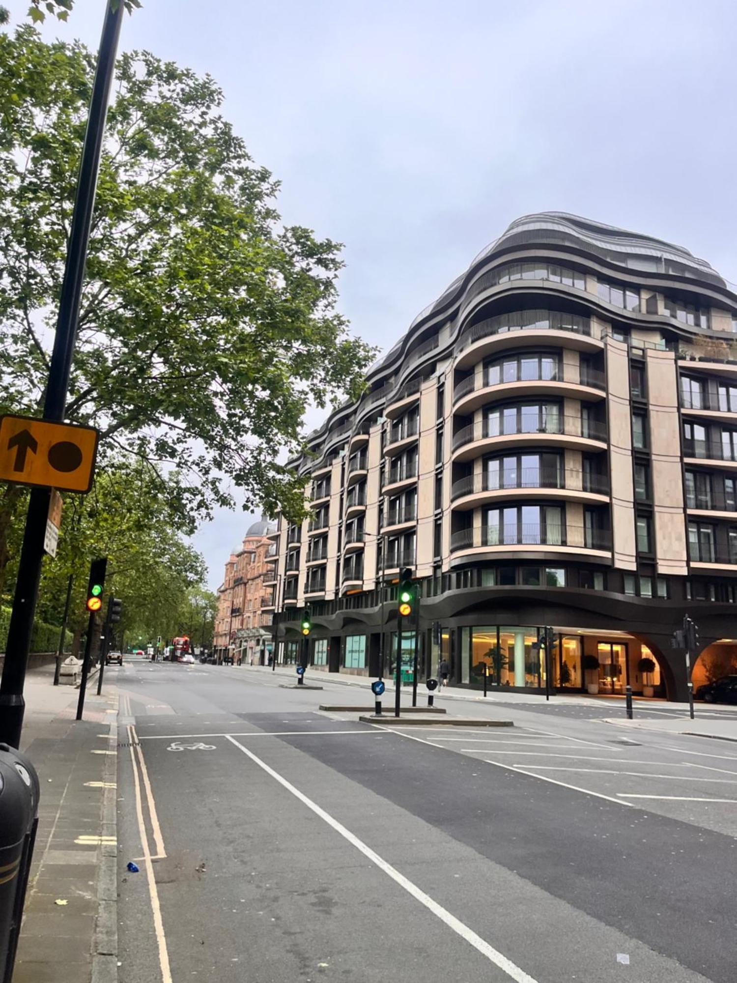 Hyde Park,3 Min Walk,family Home! 2 Bedrooms & 2 Bathrooms Apartment! Fantastic Location Appartamento